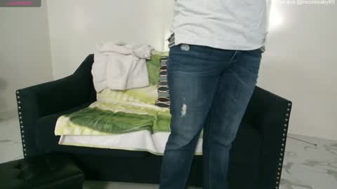 Nicole  Allen online show from December 5, 11:51 pm