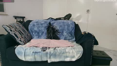 Nicole  Allen online show from January 10, 2:25 am