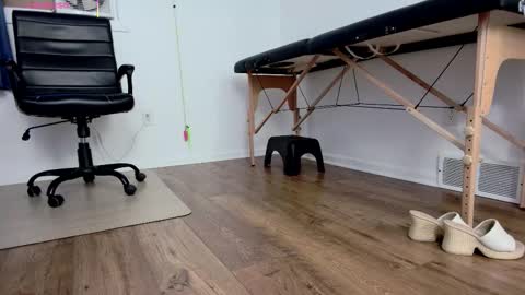 Nicole  Allen online show from February 24, 11:03 pm