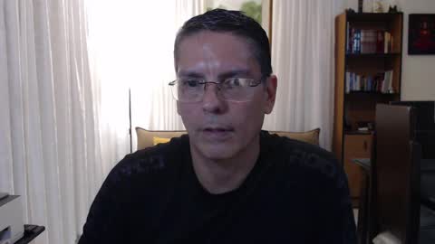 Snapshot of jjquinstudio chatting on March 29, 3:39 am Quin online show from March 29, 3:39 am