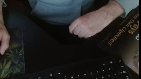 Snapshot of jksurf chatting on February 24, 12:36 pm me online show from February 24, 12:36 pm