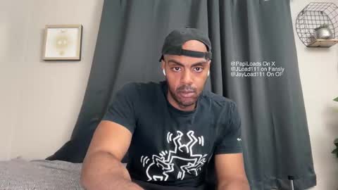 Snapshot of jloads_ chatting on November 17, 12:49 am Jay Load online show from November 17, 12:49 am