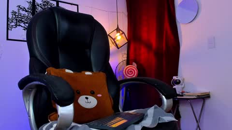 Snapshot of jmortton chatting on December 21, 1:47 am IGJmortton online show from December 21, 1:47 am