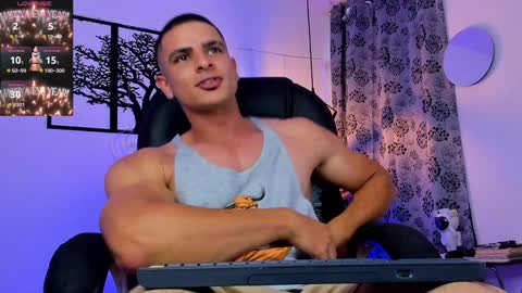 Snapshot of jmortton chatting on January 5, 9:47 pm IGJmortton online show from January 5, 9:47 pm