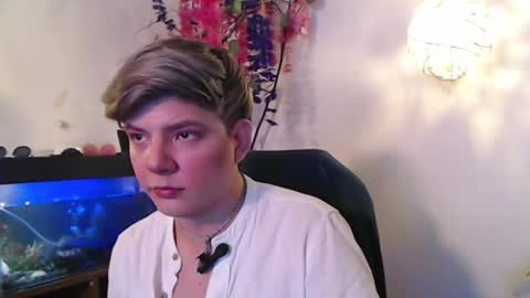 Snapshot of jnick_21 chatting on December 13, 11:39 pm Nick online show from December 13, 11:39 pm