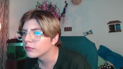 Snapshot of jnick_21 chatting on March 12, 1:14 am Nick online show from March 12, 1:14 am