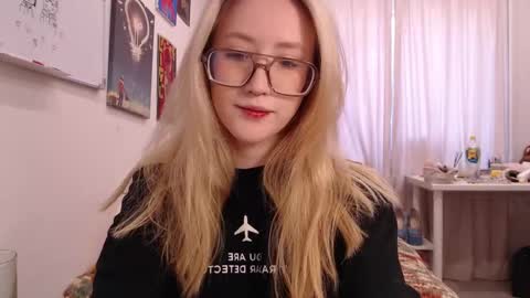joan_kiss online show from October 20, 7:20 am
