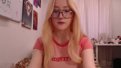joan_kiss online show from October 24, 9:28 am