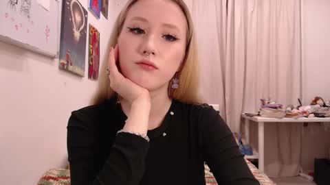 Snapshot of joan_kiss chatting on November 7, 5:35 pm joan_kiss online show from November 7, 5:35 pm