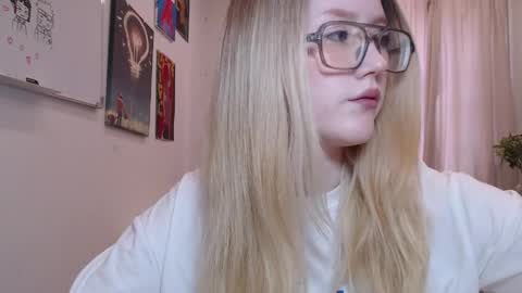 joan_kiss online show from May 1, 8:19 am