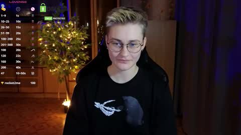 Snapshot of joan_night chatting on March 1, 8:44 pm J online show from March 1, 8:44 pm