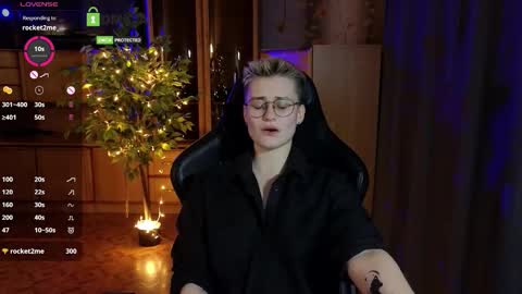 Snapshot of joan_night chatting on March 4, 9:43 pm J online show from March 4, 9:43 pm