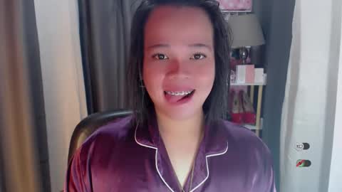 Snapshot of joanagorgeous chatting on May 4, 10:17 pm Joana online show from May 4, 10:17 pm