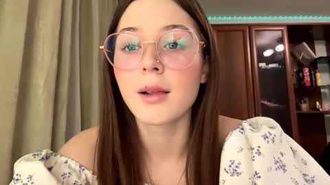 Adel online show from December 16, 3:17 pm