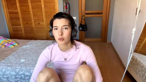 Snapshot of joanaphippin chatting on May 1, 7:13 am joanaphippin online show from May 1, 7:13 am