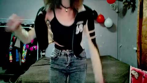 Joannatompson online show from November 20, 11:37 pm