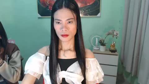 Snapshot of joannamuse chatting on June 25, 11:15 am joanna online show from June 25, 11:15 am