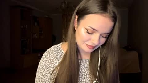 Snapshot of joannegudat chatting on December 15, 4:55 pm Elizabeth online show from December 15, 4:55 pm