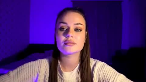 Snapshot of joannegudat chatting on December 17, 6:14 pm Elizabeth online show from December 17, 6:14 pm