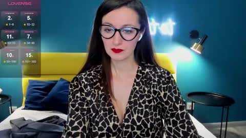 Joan online show from January 19, 1:31 am