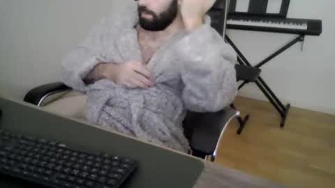 joaodias_18 online show from January 6, 9:50 pm