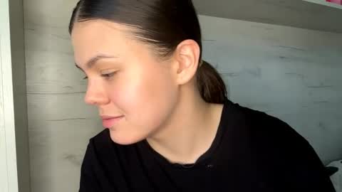 Snapshot of jodeesolarz chatting on May 6, 9:47 am Mila online show from May 6, 9:47 am