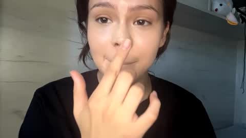 Snapshot of jodeesolarz chatting on June 25, 12:53 pm Mila online show from June 25, 12:53 pm