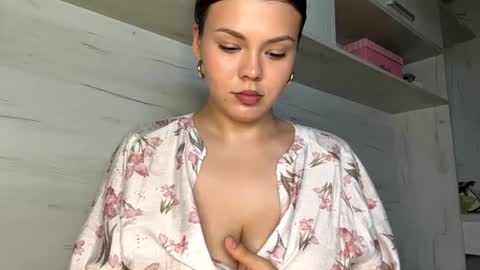 Snapshot of jodeesolarz chatting on July 28, 3:21 pm Mila online show from July 28, 3:21 pm