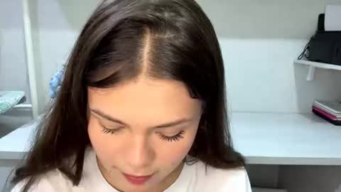 Snapshot of jodeesolarz chatting on August 5, 8:00 pm Mila online show from August 5, 8:00 pm
