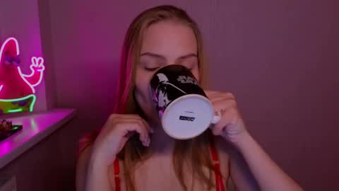 Jodie 3 returning TODAY online show from May 8, 7:19 pm