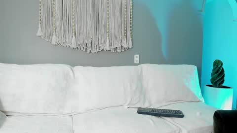 Snapshot of joe_esthetic chatting on December 13, 11:28 pm joe_esthetic online show from December 13, 11:28 pm