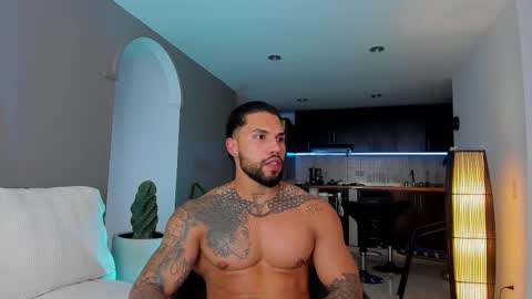 Snapshot of joe_esthetic chatting on February 12, 10:37 pm joe_esthetic online show from February 12, 10:37 pm