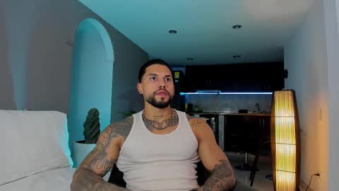 Snapshot of joe_esthetic chatting on February 14, 11:42 pm joe_esthetic online show from February 14, 11:42 pm