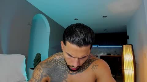 Snapshot of joe_esthetic chatting on February 15, 2:47 am joe_esthetic online show from February 15, 2:47 am