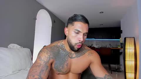 Snapshot of joe_esthetic chatting on September 11, 9:37 pm joe_esthetic online show from September 11, 9:37 pm