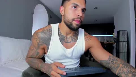 Snapshot of joe_esthetic chatting on September 20, 8:54 pm joe_esthetic online show from September 20, 8:54 pm