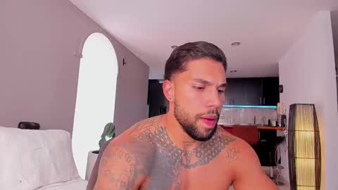 Snapshot of joe_esthetic chatting on October 6, 9:01 pm joe_esthetic online show from October 6, 9:01 pm