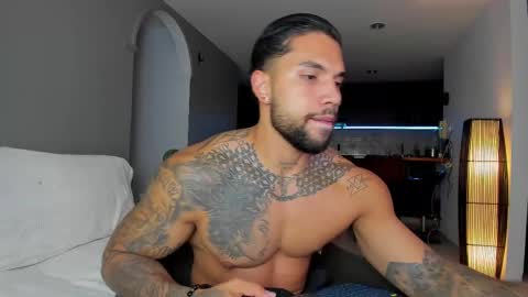 Snapshot of joe_esthetic chatting on October 8, 1:03 am joe_esthetic online show from October 8, 1:03 am