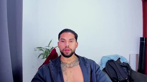 Snapshot of joe_esthetic chatting on October 20, 12:49 pm joe_esthetic online show from October 20, 12:49 pm