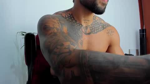 Snapshot of joe_esthetic chatting on October 22, 11:48 pm joe_esthetic online show from October 22, 11:48 pm