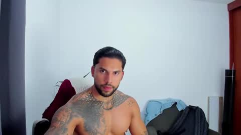 Snapshot of joe_esthetic chatting on October 29, 8:32 pm joe_esthetic online show from October 29, 8:32 pm