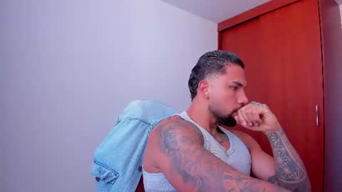joe_esthetic online show from June 16, 1:03 pm