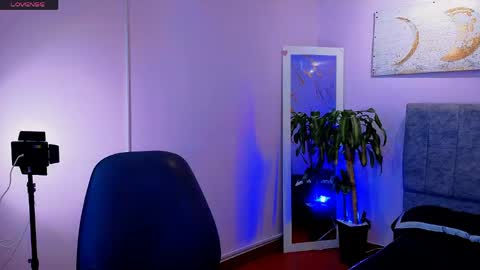 Snapshot of joe_jhonson chatting on April 17, 1:25 pm joe jhonson online show from April 17, 1:25 pm