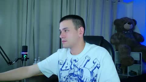 Snapshot of joe_jhonson chatting on May 31, 4:42 am joe jhonson online show from May 31, 4:42 am