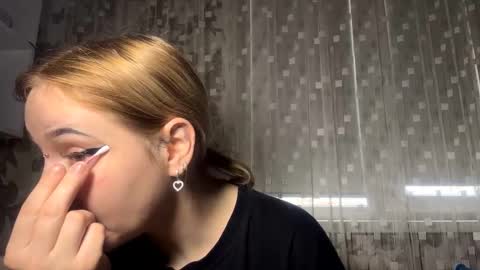 Aurora online show from February 17, 8:55 am