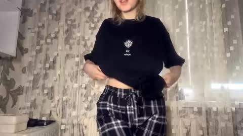 Aurora online show from February 26, 8:13 am