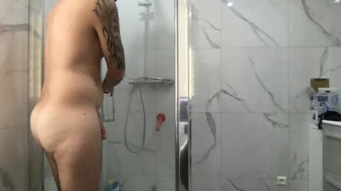 Snapshot of joejose03 chatting on June 21, 6:43 pm joejose03 online show from June 21, 6:43 pm