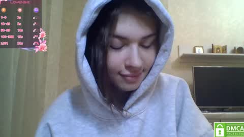 Jennifer online show from April 27, 6:39 pm