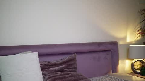  Joelle  online show from December 3, 9:46 pm