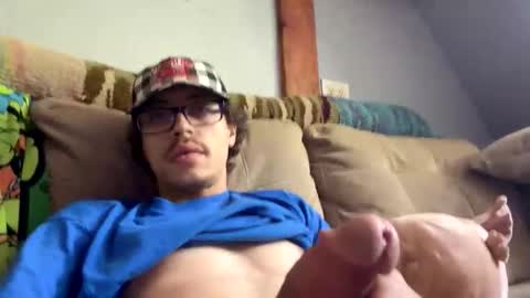 Snapshot of joey_binaa chatting on May 16, 5:12 pm joey_binaa online show from May 16, 5:12 pm